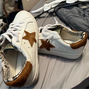 Vintage Havana sneakers, size 9.